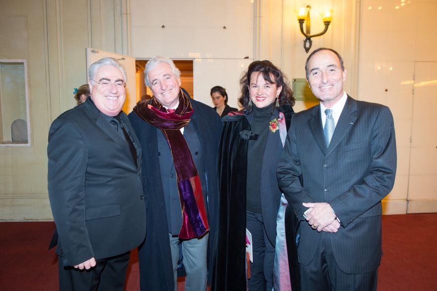 L'Académicien Jean-Loup Dabadie, son épouse Véronique avec Jean-Michel Aubrun & Hervé Michel-Dansac lors du Gala d'Enfance Majuscule, Paris 2013 -.jpg