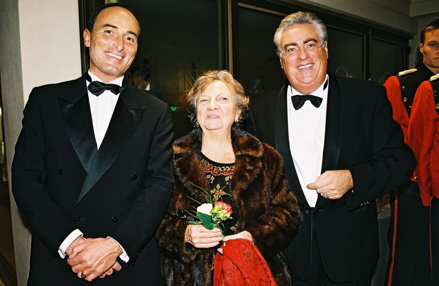 Marthe Villalonga avec Jean-Michel Aubrun & Hervé Michel-Dansac au Gala de l'Espoir, Théâtre des Champs-Elysées, Paris, 2006 -.jpg