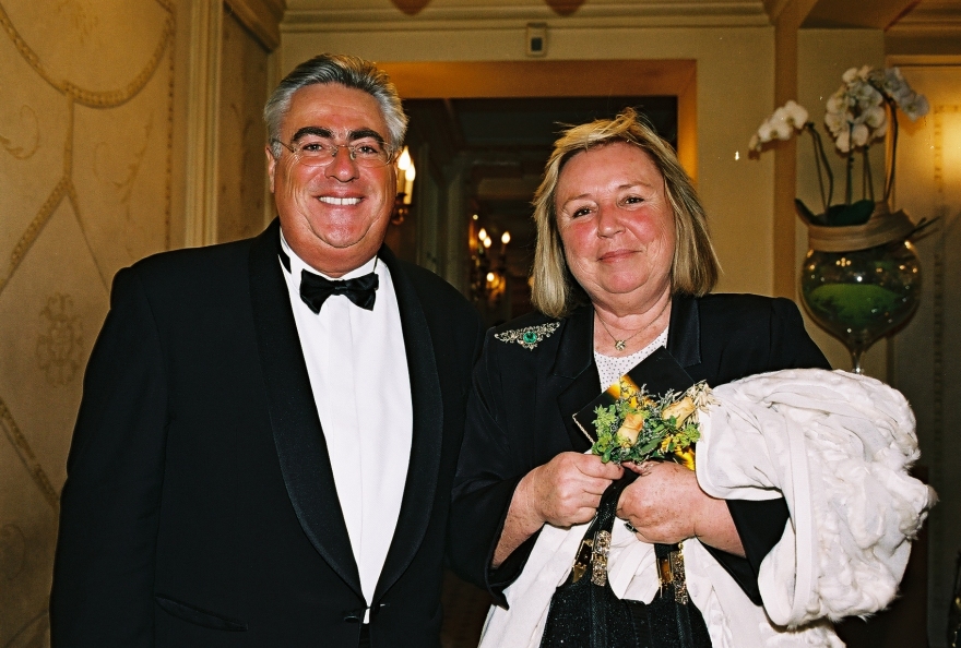 Maryvonne Pinault avec Jean-Michel Aubrun au Pavillon Ledoyen, Paris, 2005.jpg