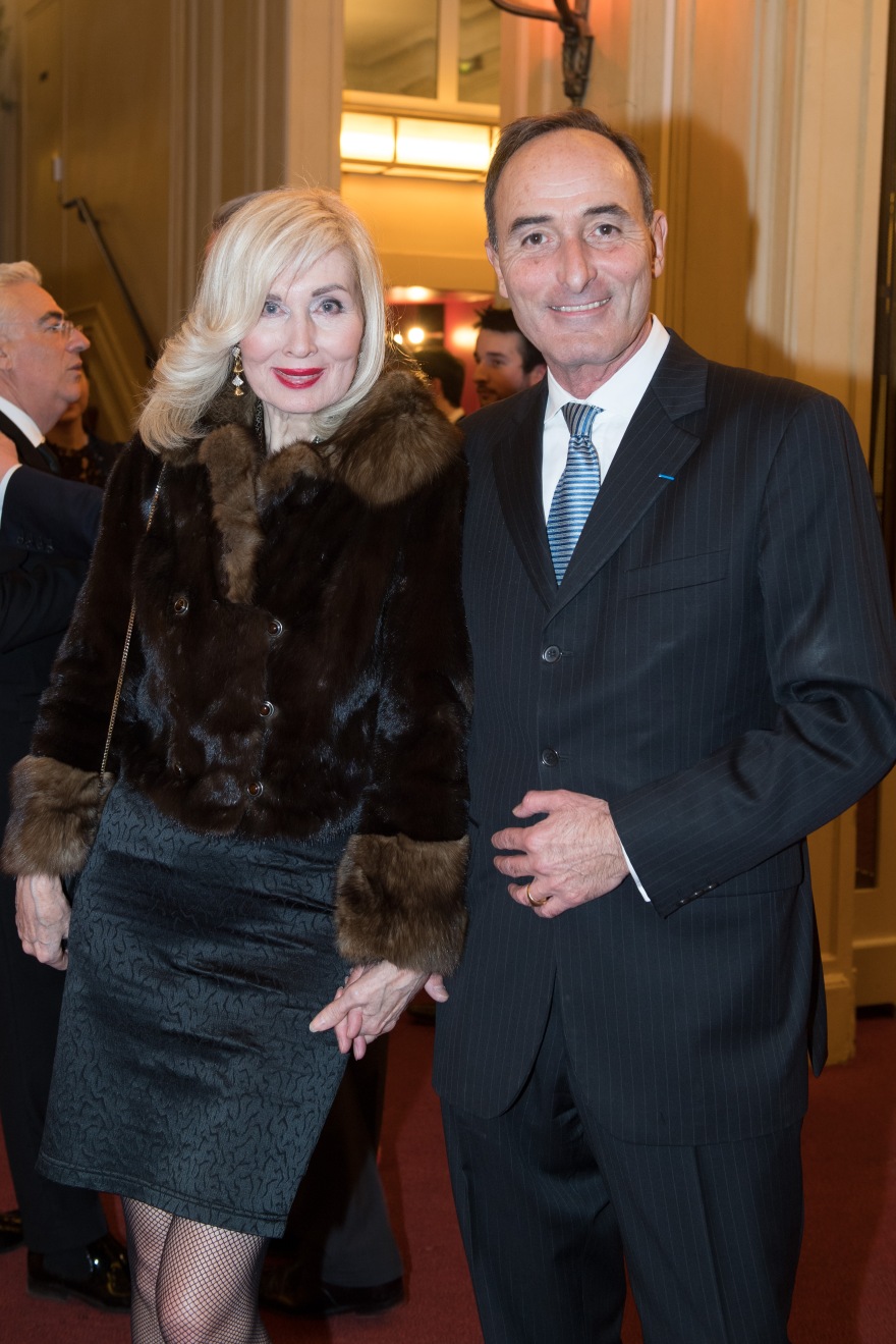 L'écrivaine Jane Eland avec Hervé Michel-Dansac lors du Gala d'Enfance Majuscule, Paris.jpg